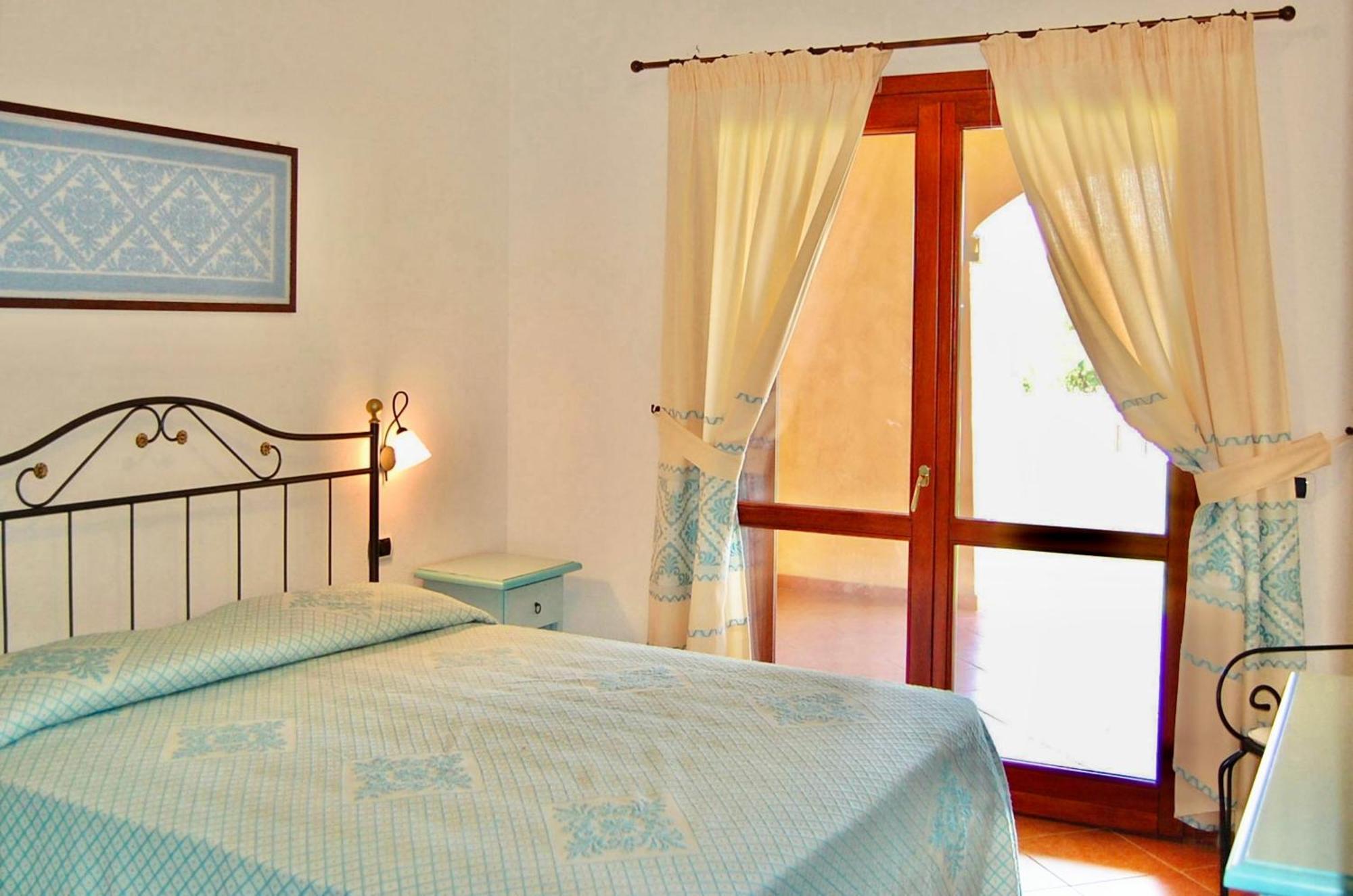 Residence With Private Beach In Marinella Marinella  Room photo