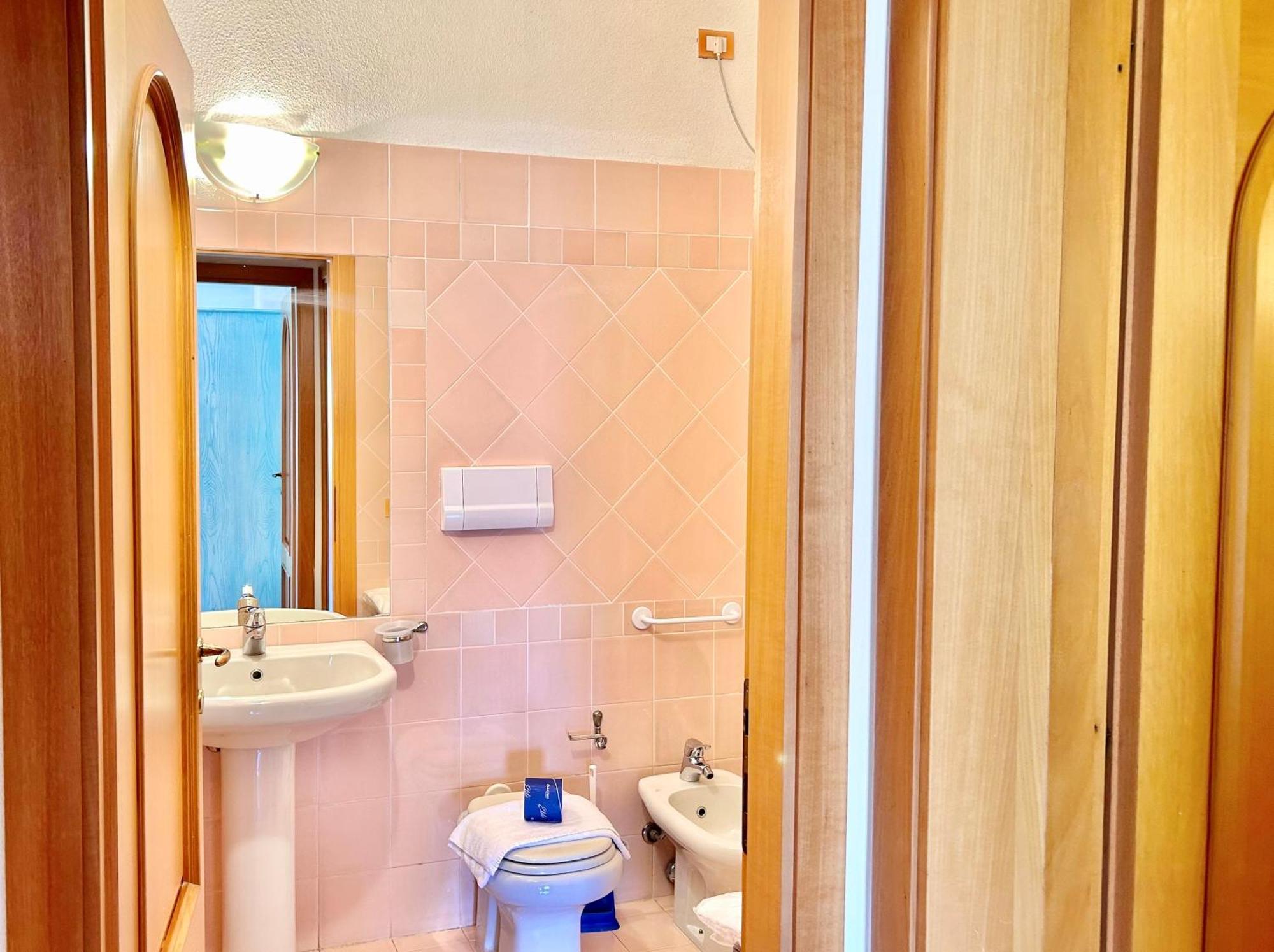 Residence With Private Beach In Marinella Marinella  Room photo